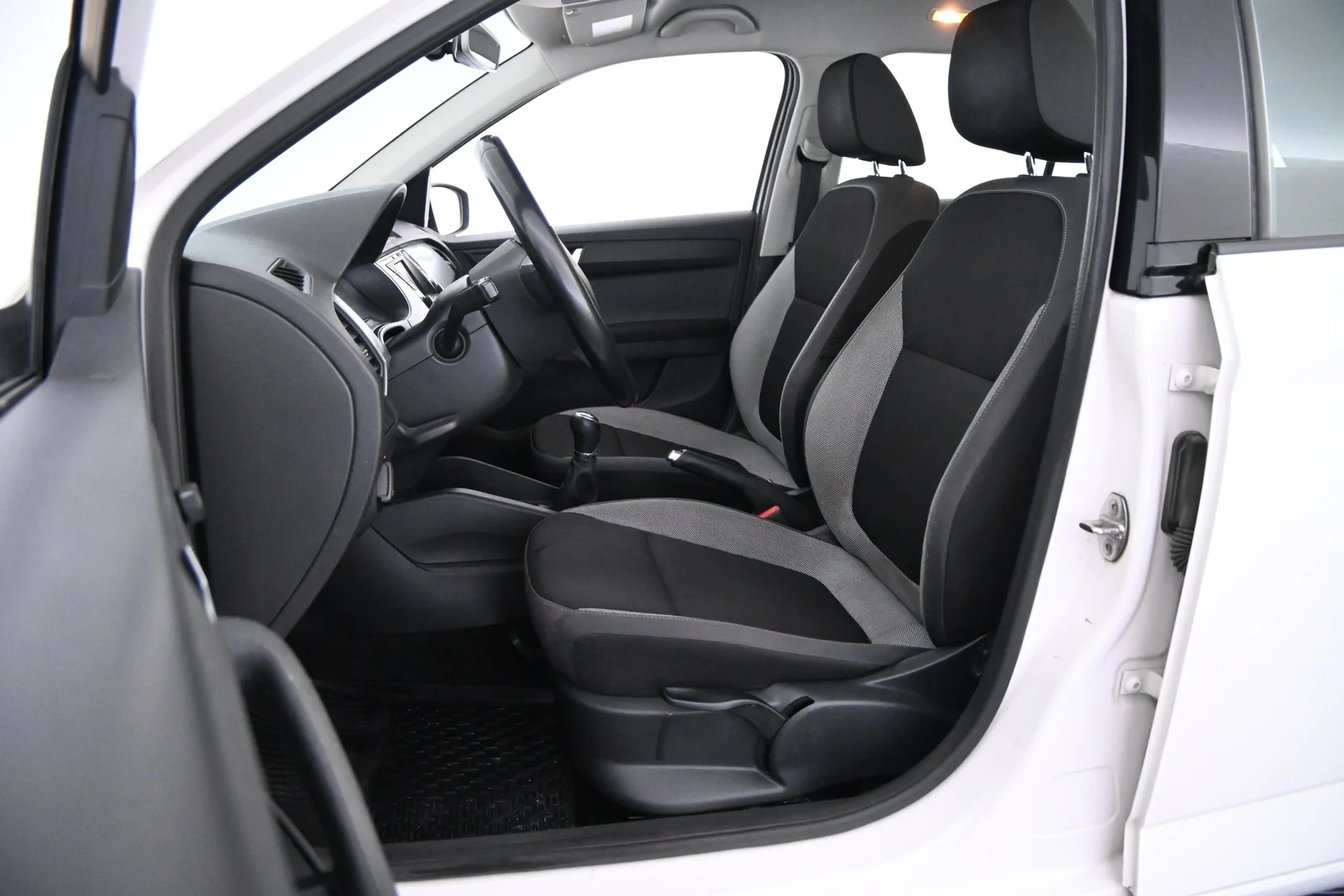 Car Image - 5fDd9lJw5Yigeqjz02guNP