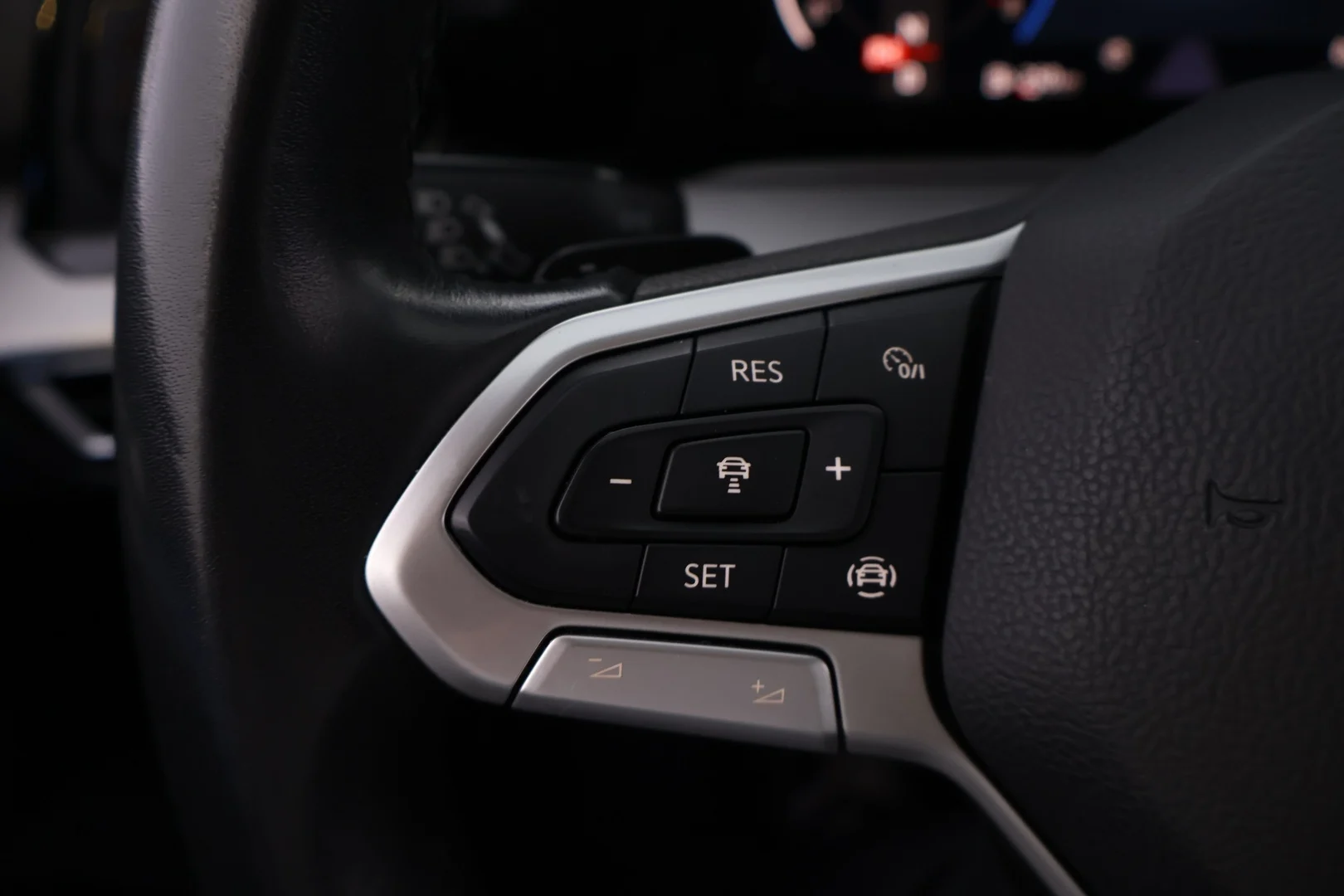 Car Image - 2DE1ohfkIOnQcw7zoX2Sv