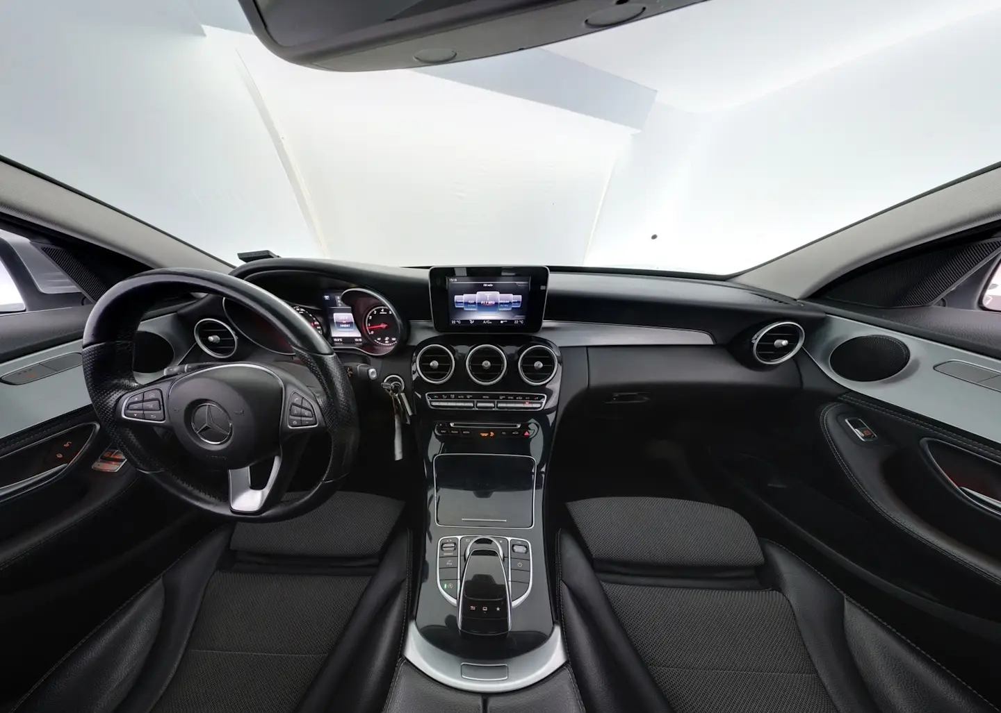 Car Image - 5pwVLF1TJhhO3DxpNDRgwd
