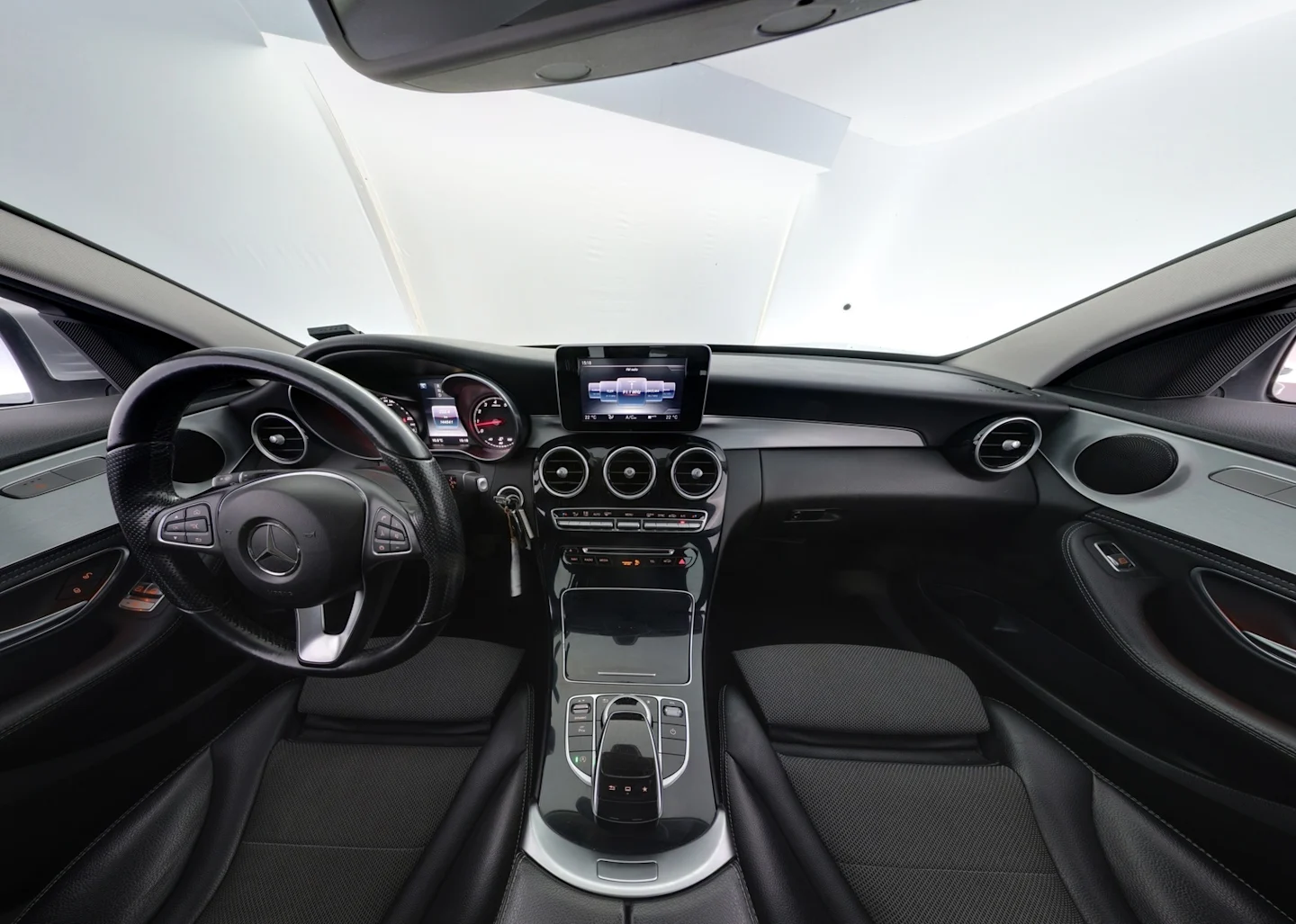 Car Image - 5pwVLF1TJhhO3DxpNDRgwd