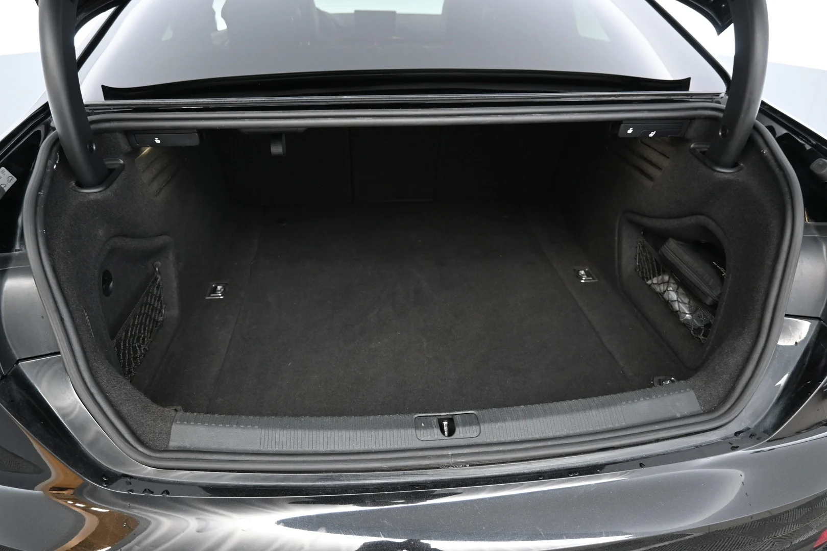 Car Image - 6TQlLY1hvzzeoMHQc2jJX0