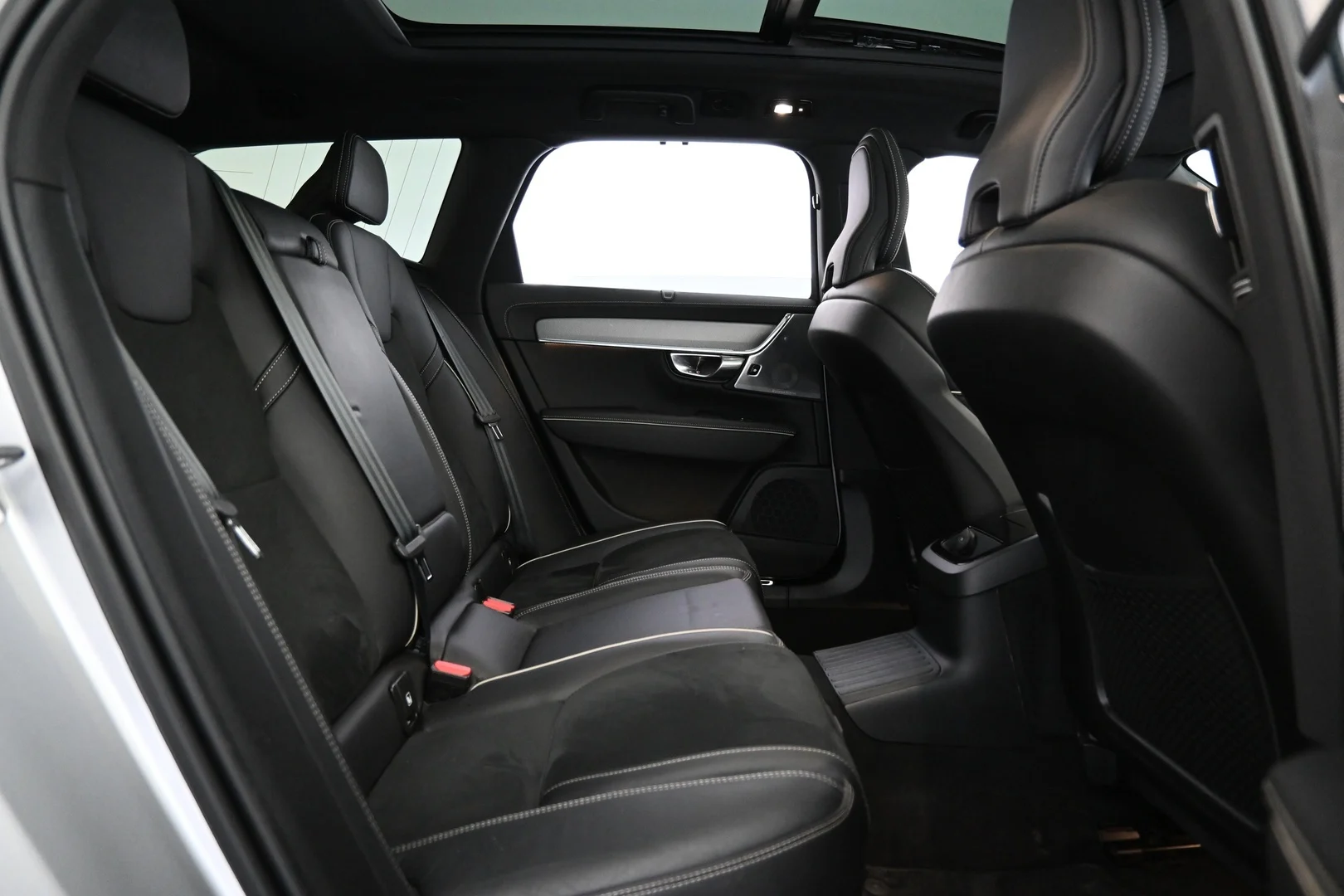 Car Image - 3lOj9wuOTHTSIPb00hsc7W