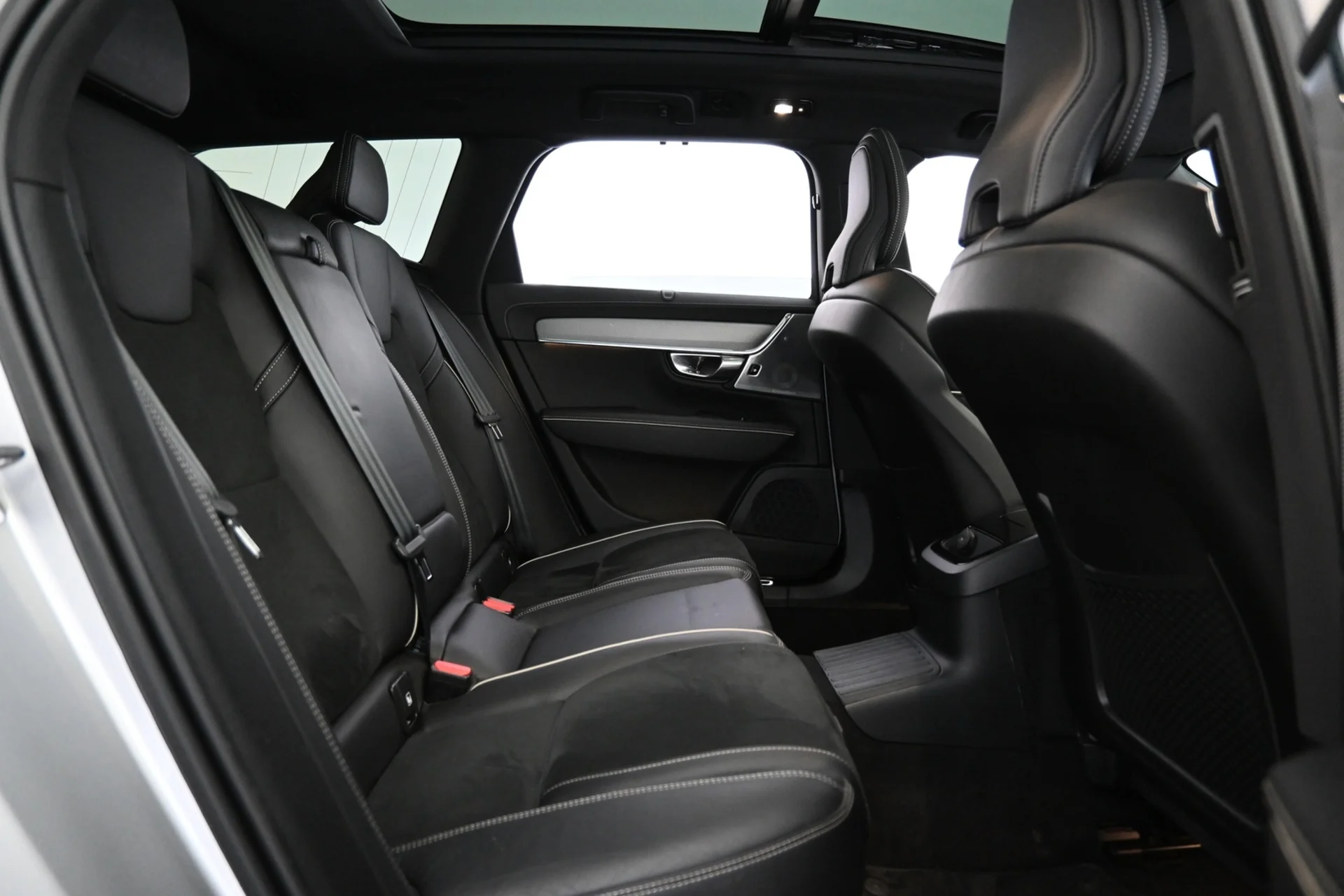Car Image - 3lOj9wuOTHTSIPb00hsc7W