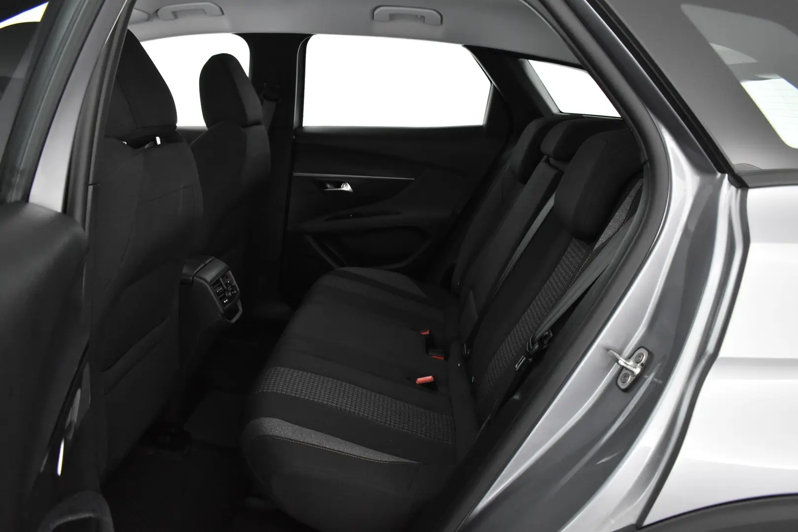Car Image - 15rTdVIUWDPN3qFciWtYXb
