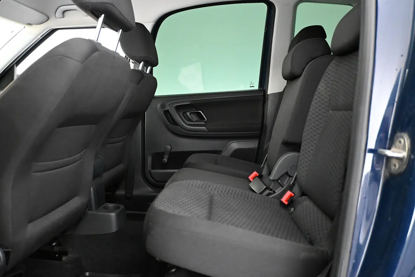 Car Image - 56taxKsT2hl0LzRaHYbKoM