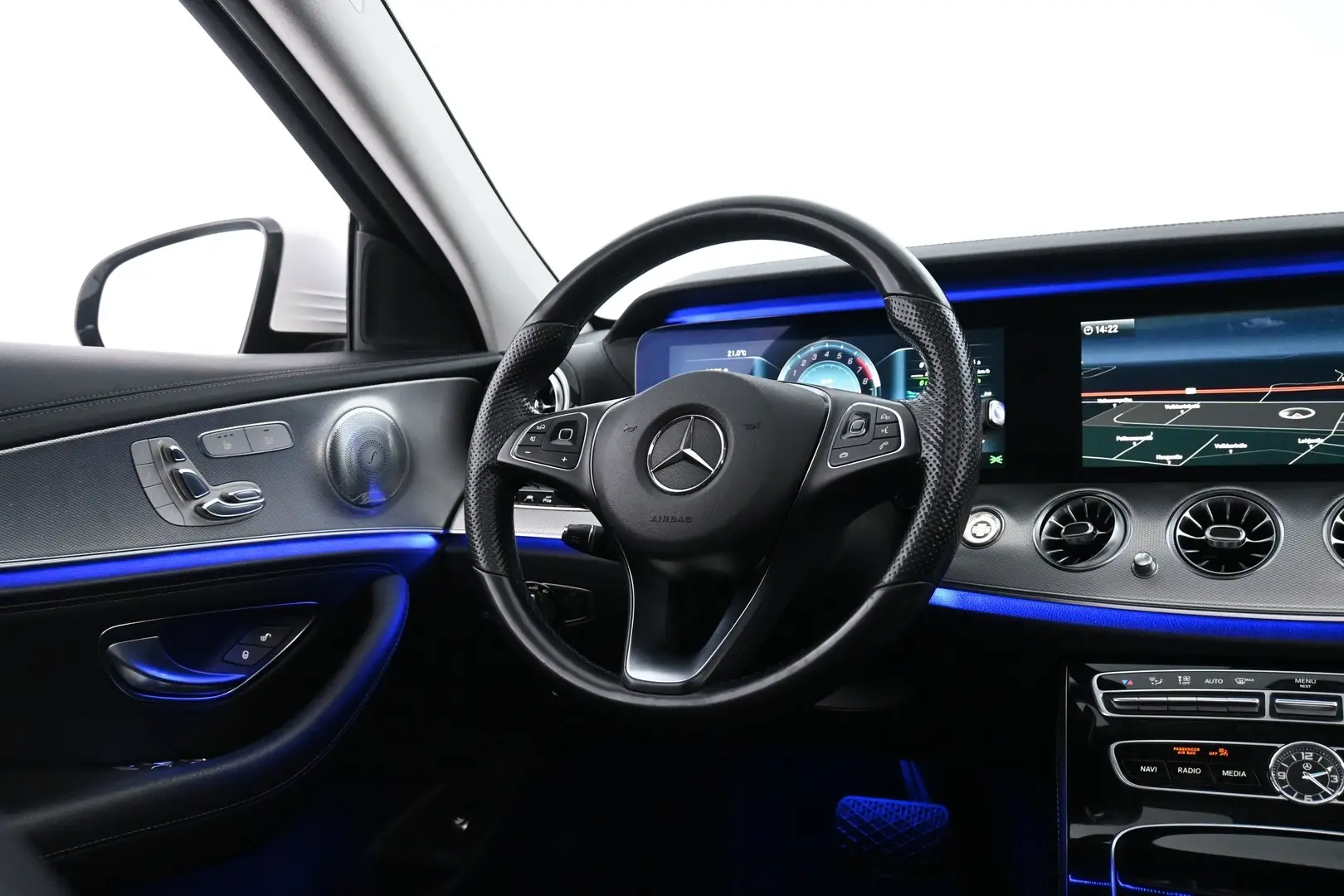 Car Image - 4N6BhU8ahzxI09MTIzBx4S