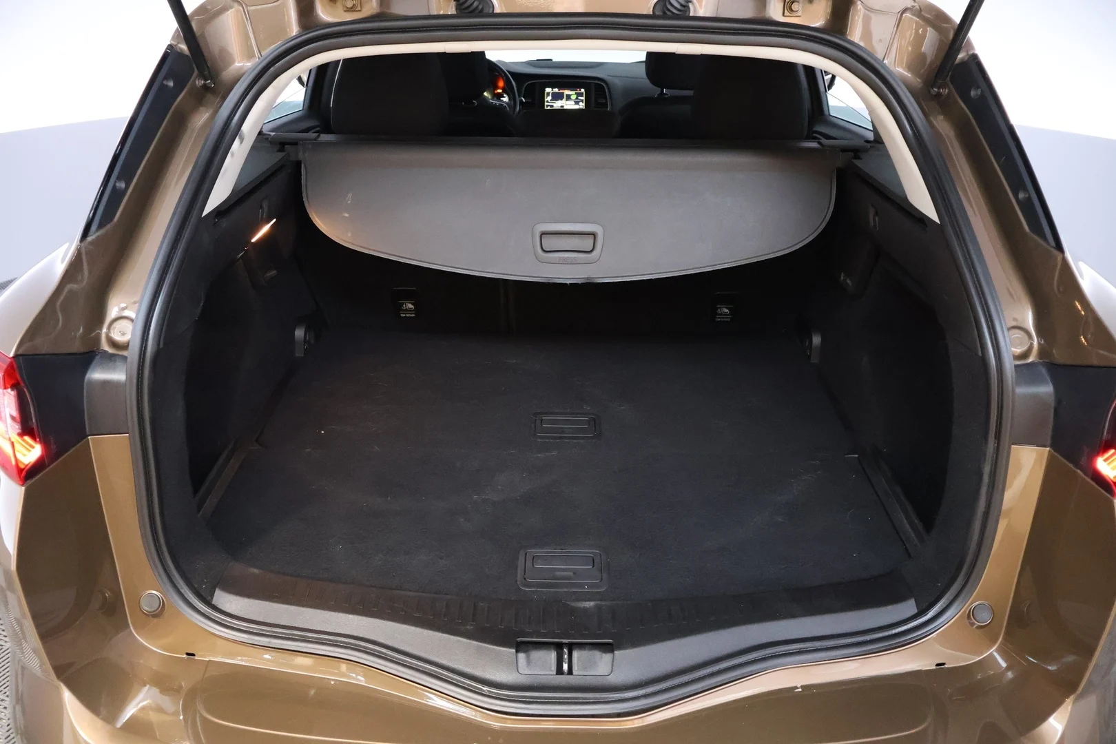 Car Image - 2N850zE7CNqU7Rz4bhTdpS
