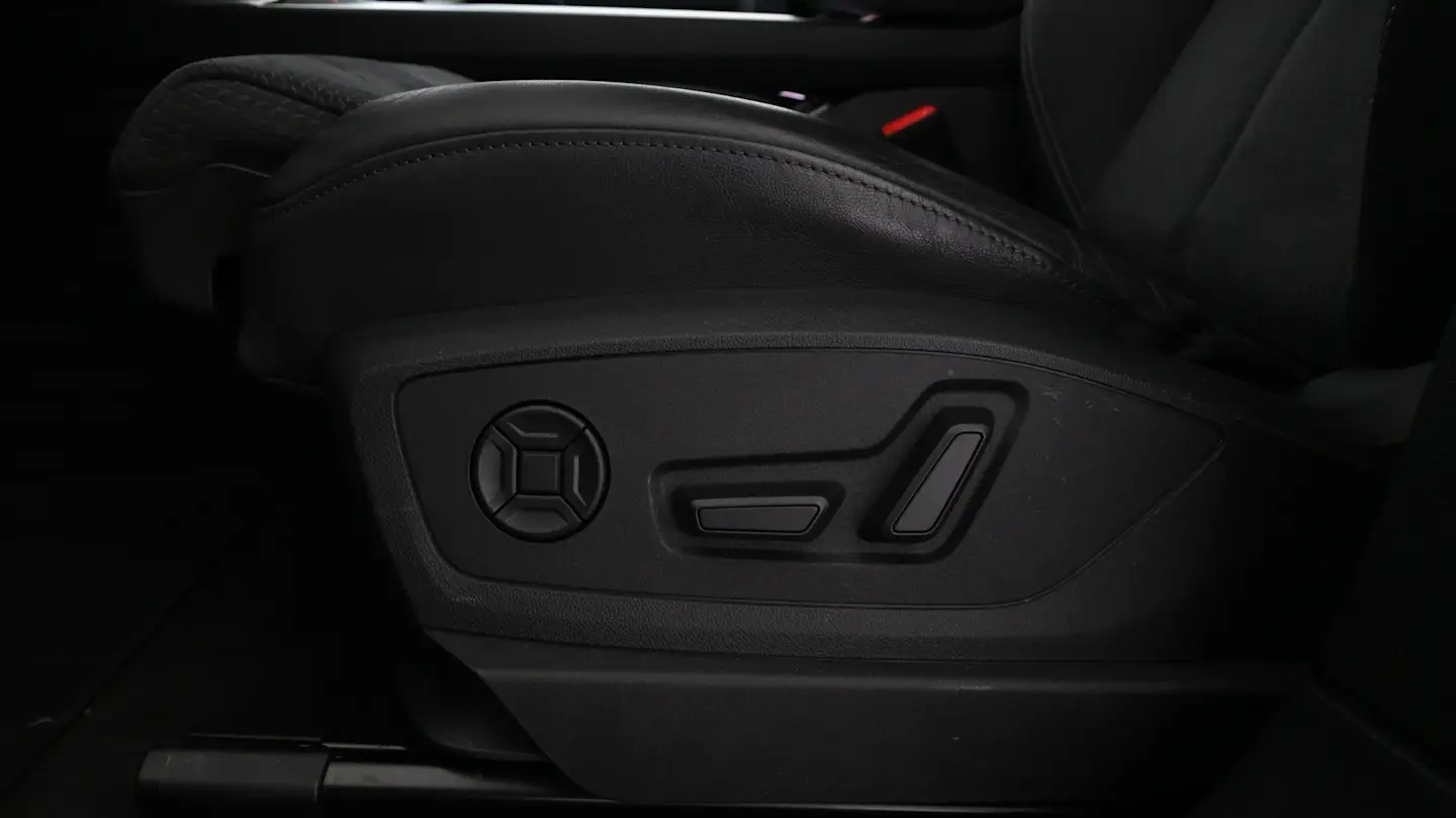 Car Image - 2Ji56n4gU5OsKzdobDPTuK