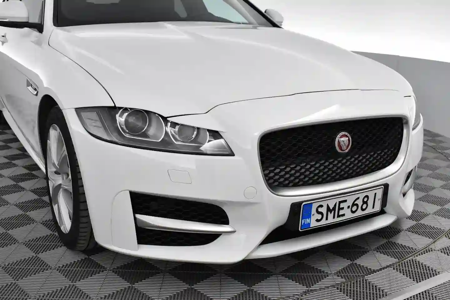 Car Image - zpeCQaUJgUALKnE1hkR5N