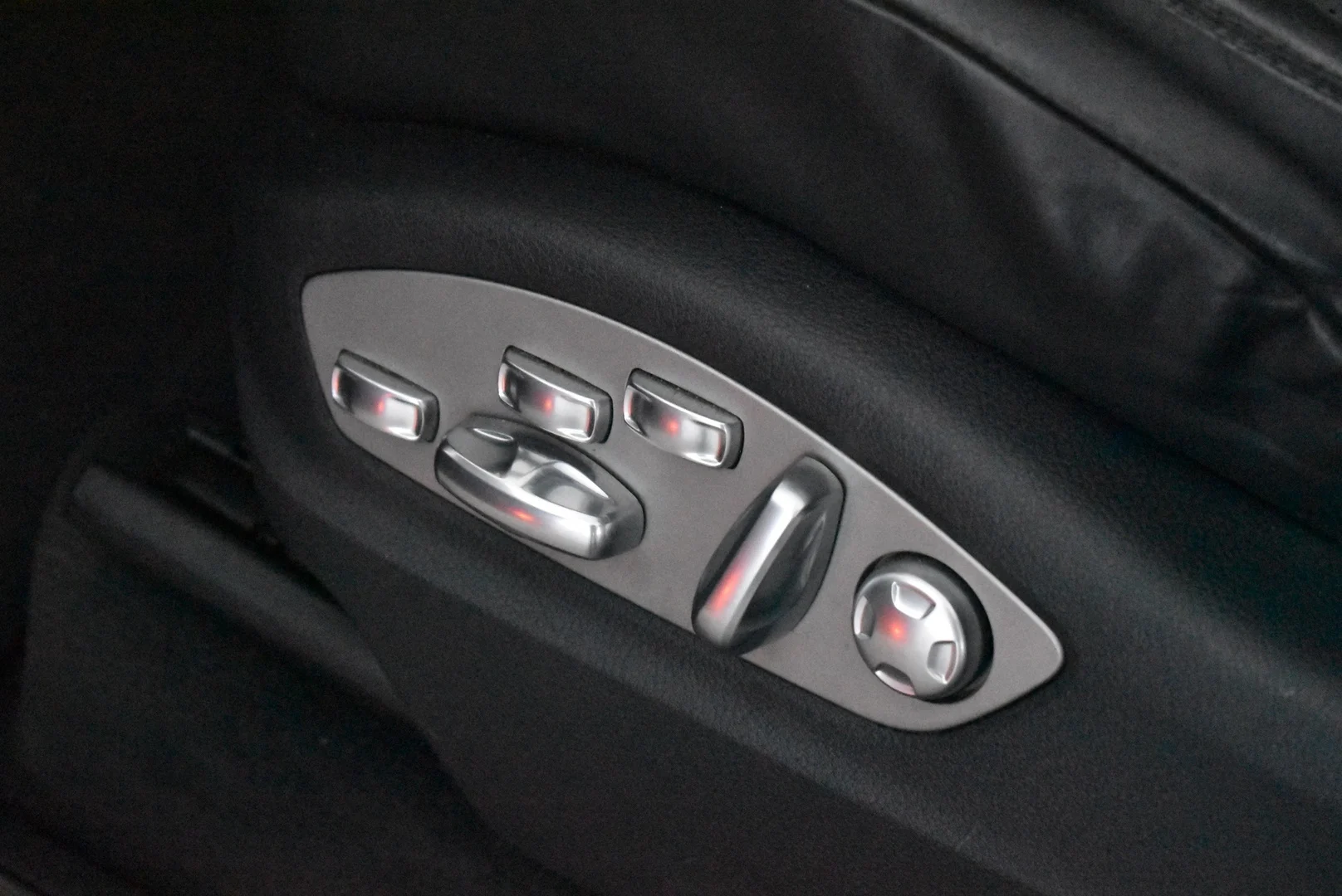 Car Image - 4FcRMq1unO6dHuZE8J4DjC