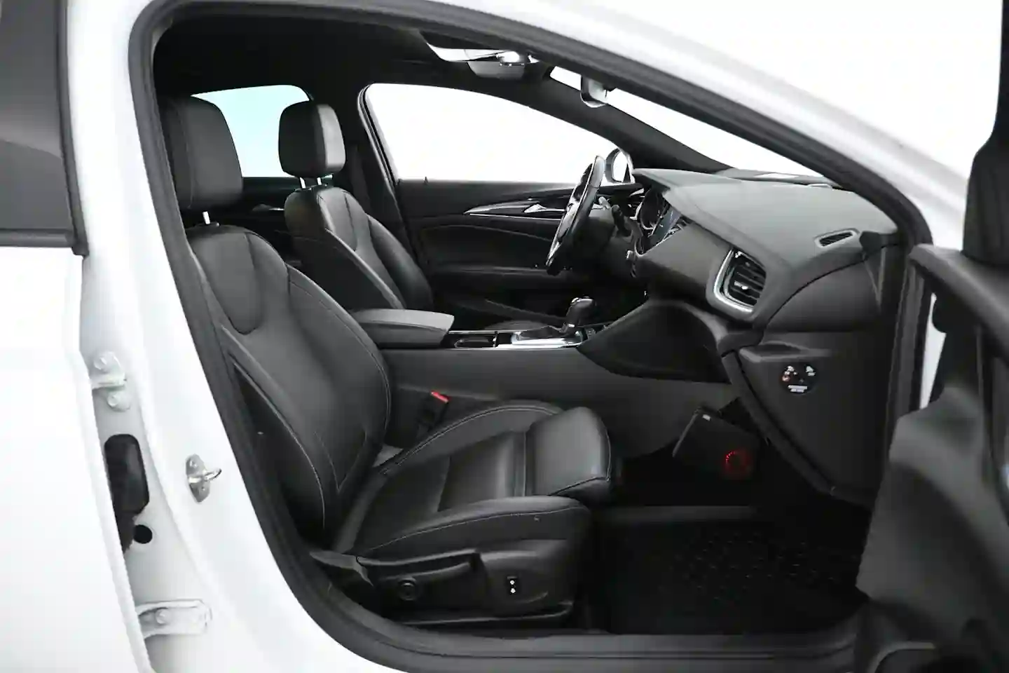 Car Image - 6dk0MuAzFNFlMV9CZBypjh