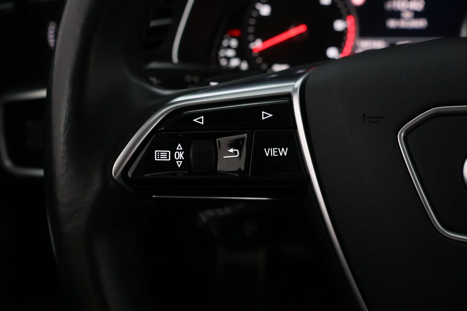 Car Image - 4uBn41JUZuhwcipXenCCeL