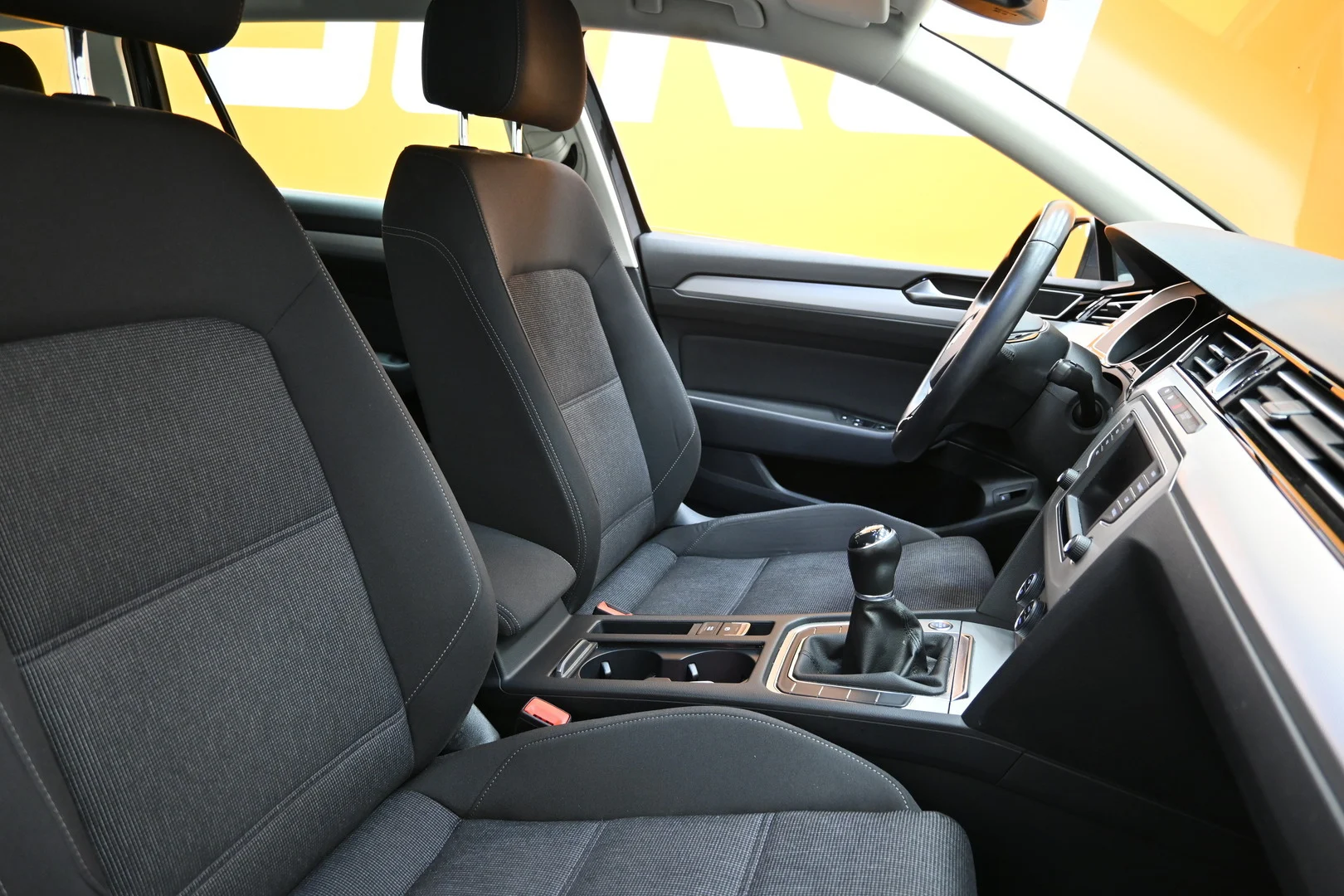 Car Image - 4lIMgOC5v5BJzDkQNsHO8b