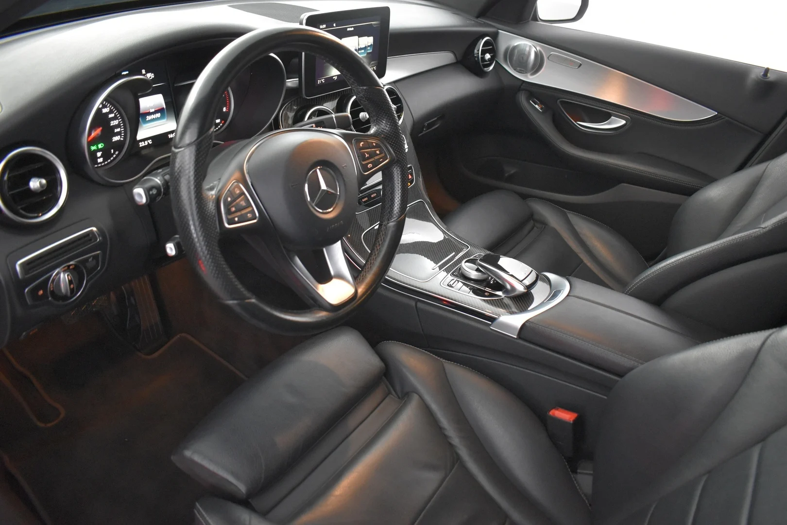 Car Image - 7B4nDk9cmQOnFkFOFq24vM