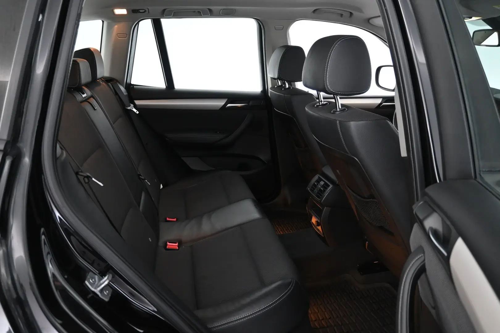 Car Image - 10bAIL8Ms3m7em7NHcRpCt