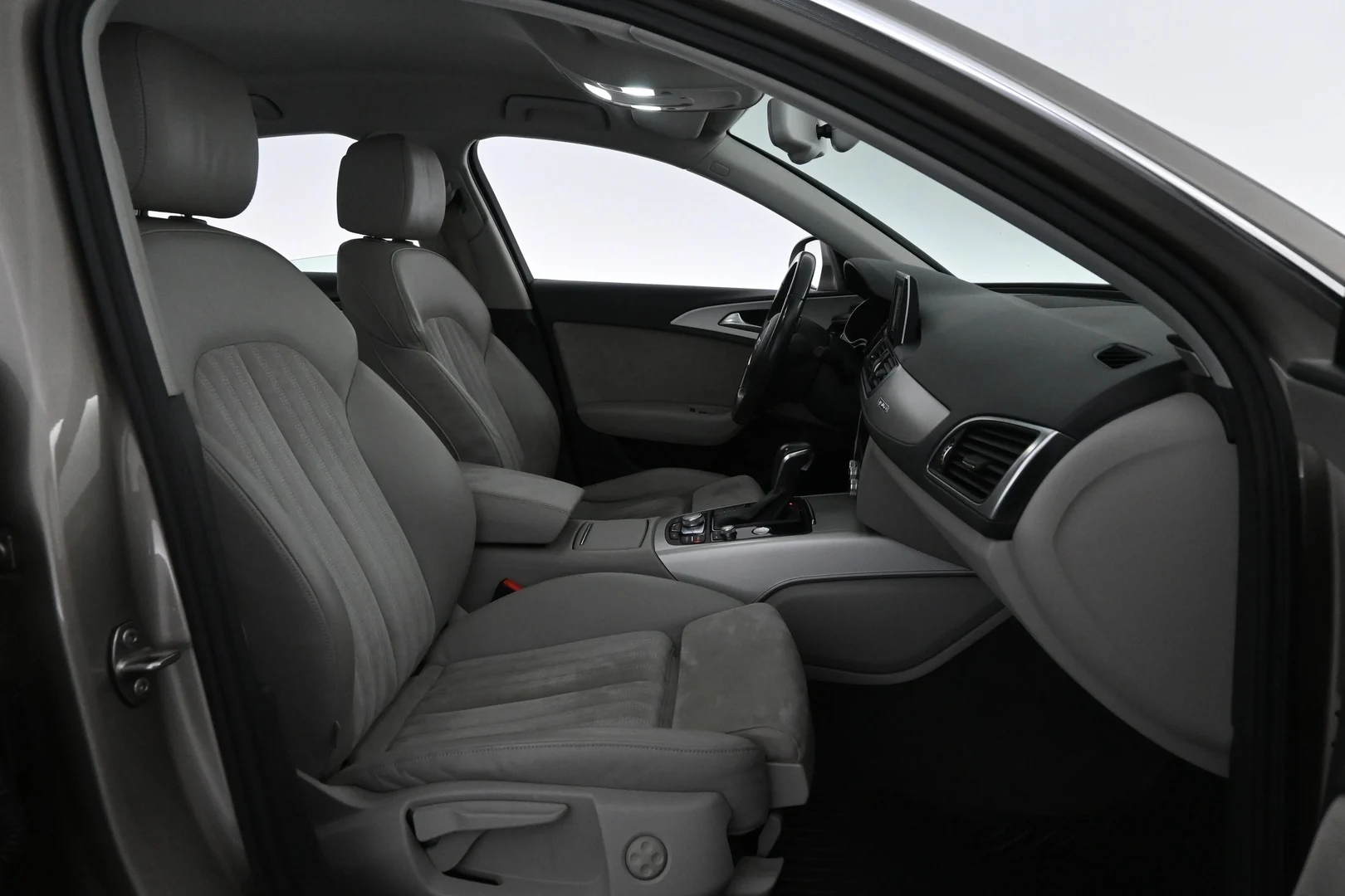 Car Image - 6V11CDQ2tbCqj8EPqGBcCs