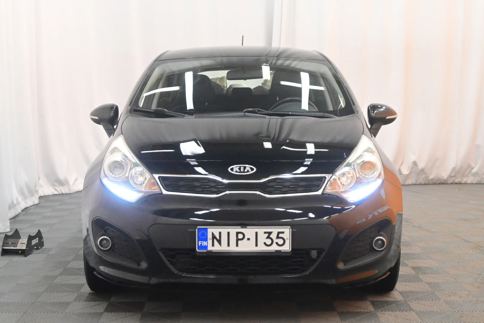 Car Image - DfmNMON5IpRaElqJOBq7r