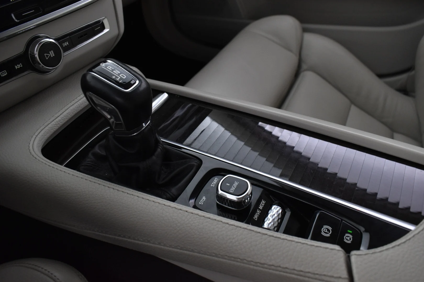 Car Image - 4m7wB2Rjxy7ly4N5SSdngi