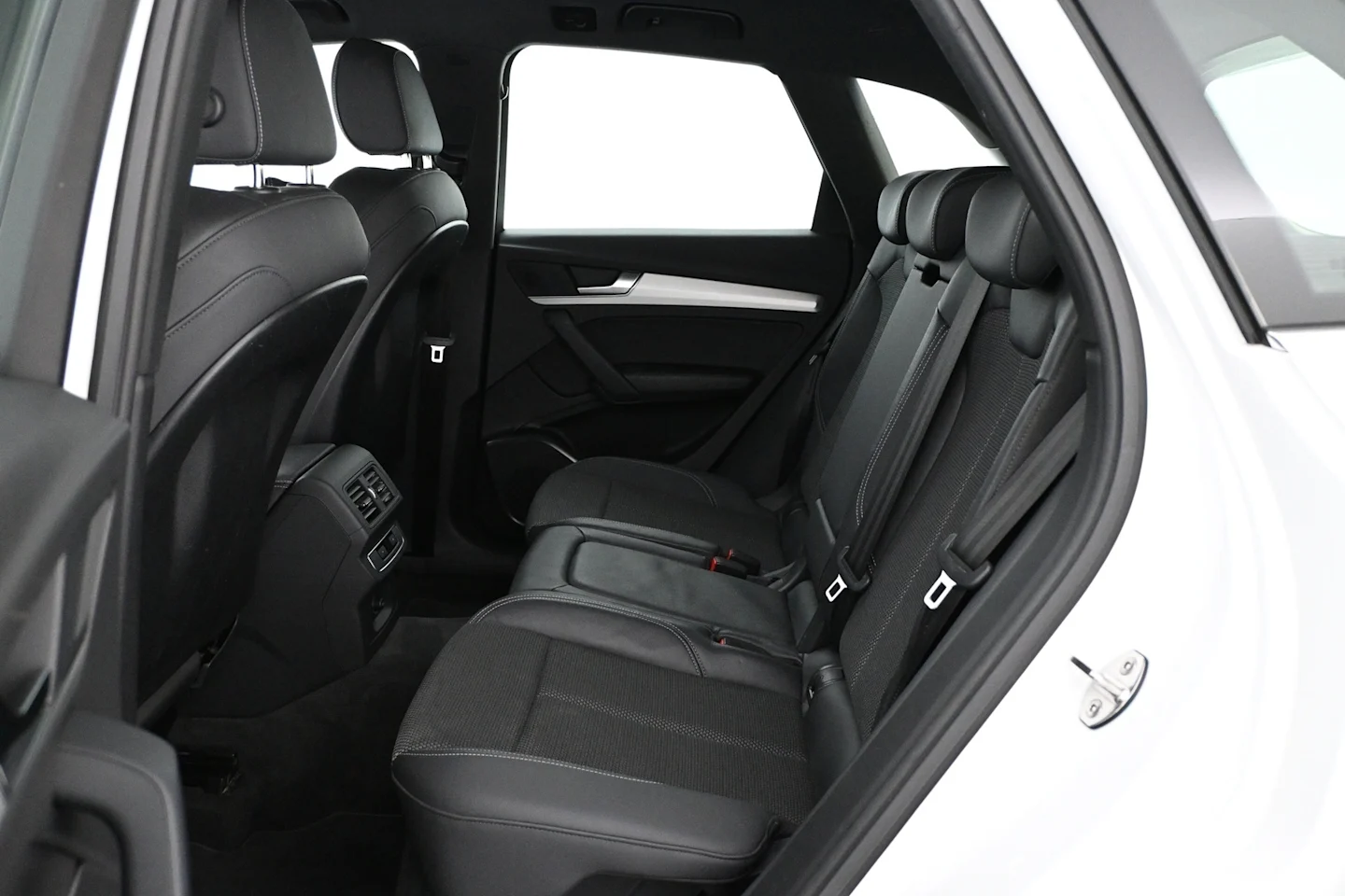 Car Image - 1tMMgqextXhzjJTascc7JB
