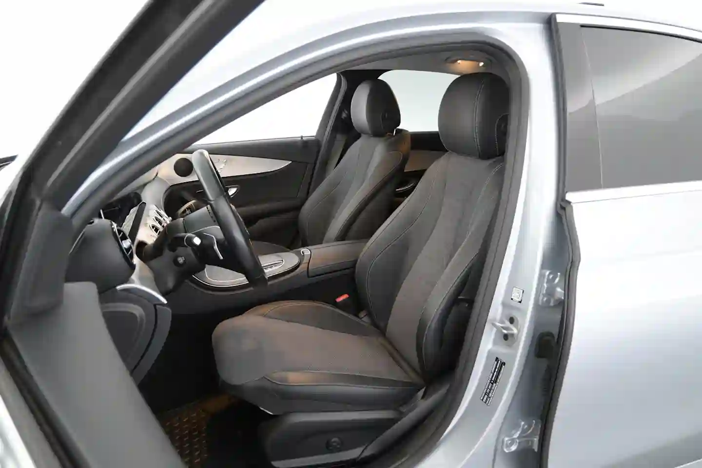 Car Image - 7t70eCS5KD9S2XgGO5uJfd