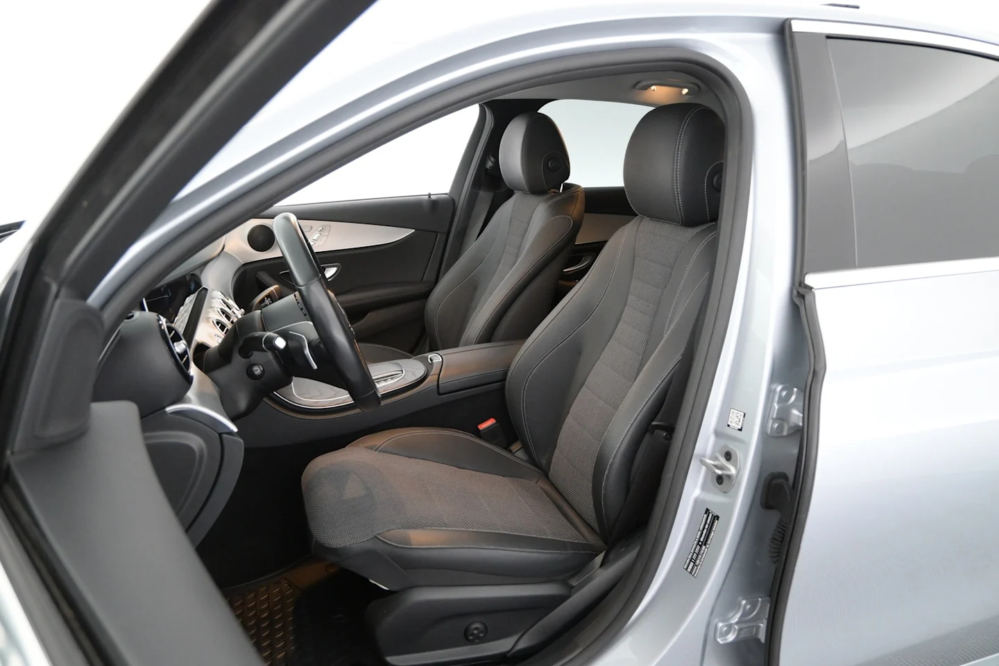 Car Image - 7t70eCS5KD9S2XgGO5uJfd