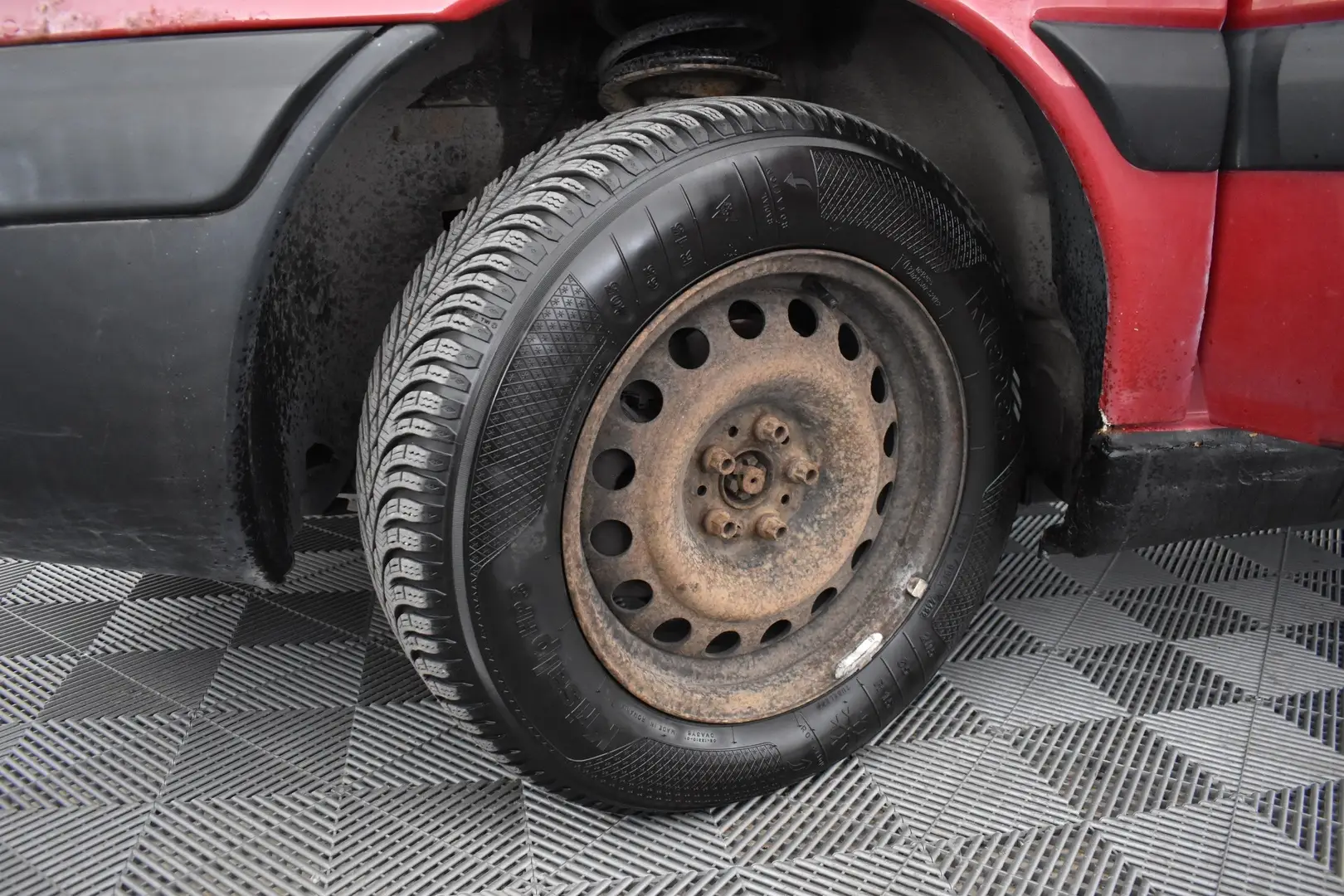 Car Image - 7s9mQolpfW3Kf3Lk1ej2q0