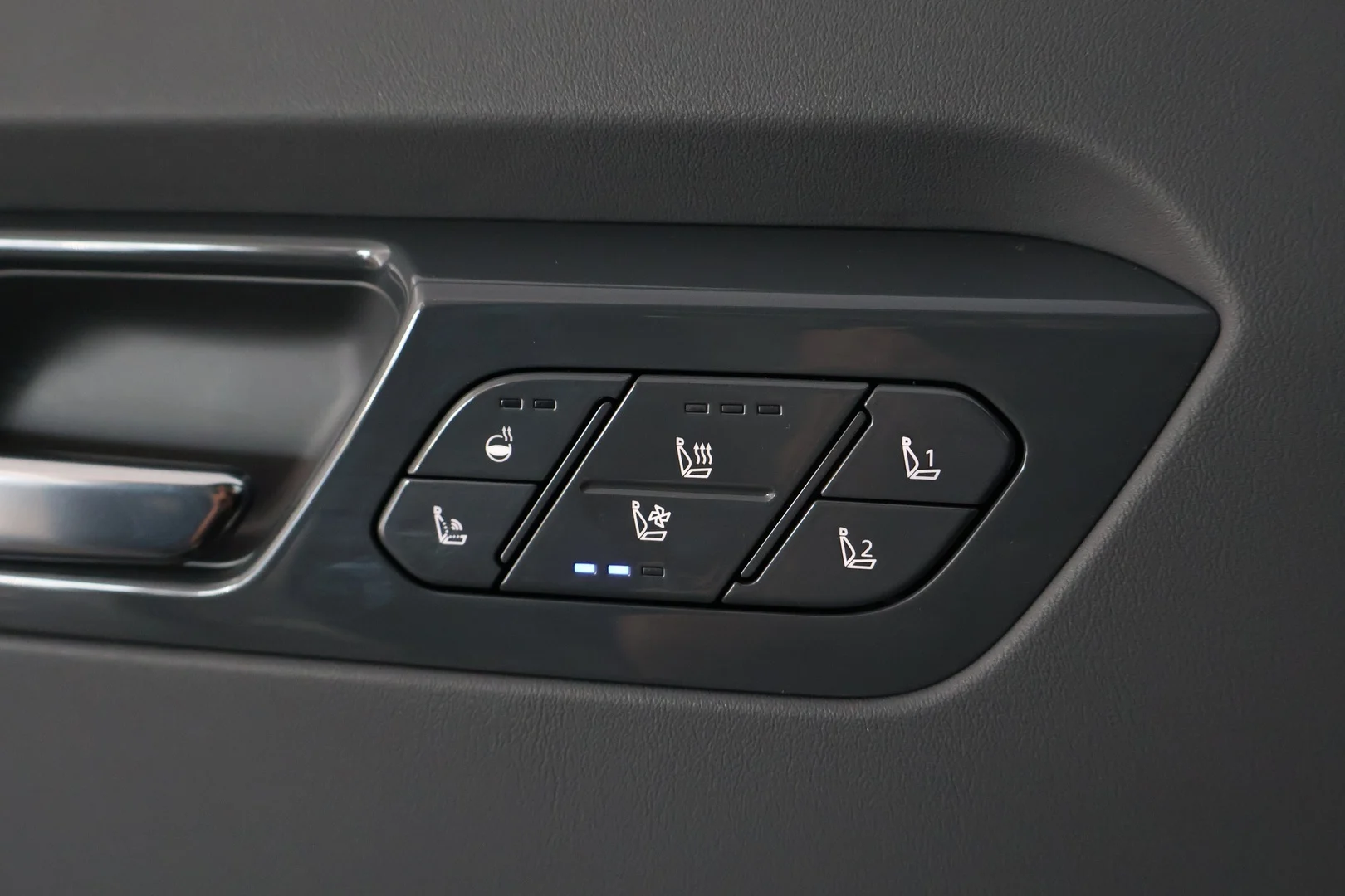 Car Image - lzD0xFlW0dWybwJBzQohA