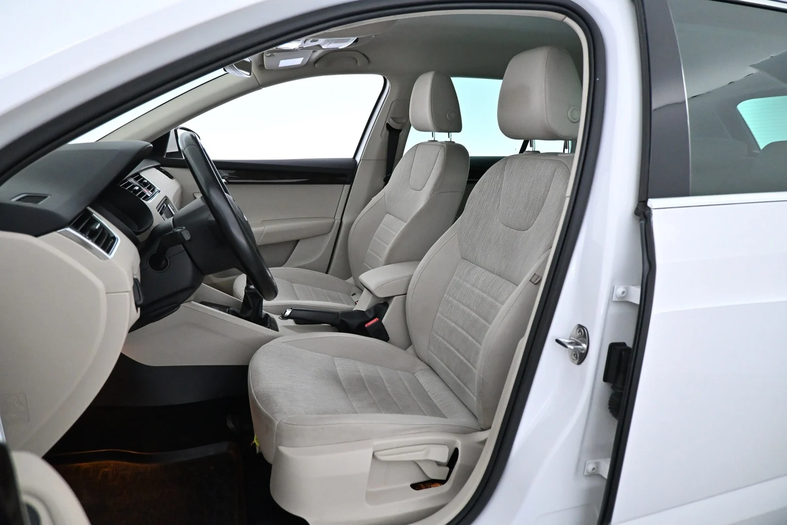 Car Image - 6b0HZQrni6q5JC9lMs8Y4z