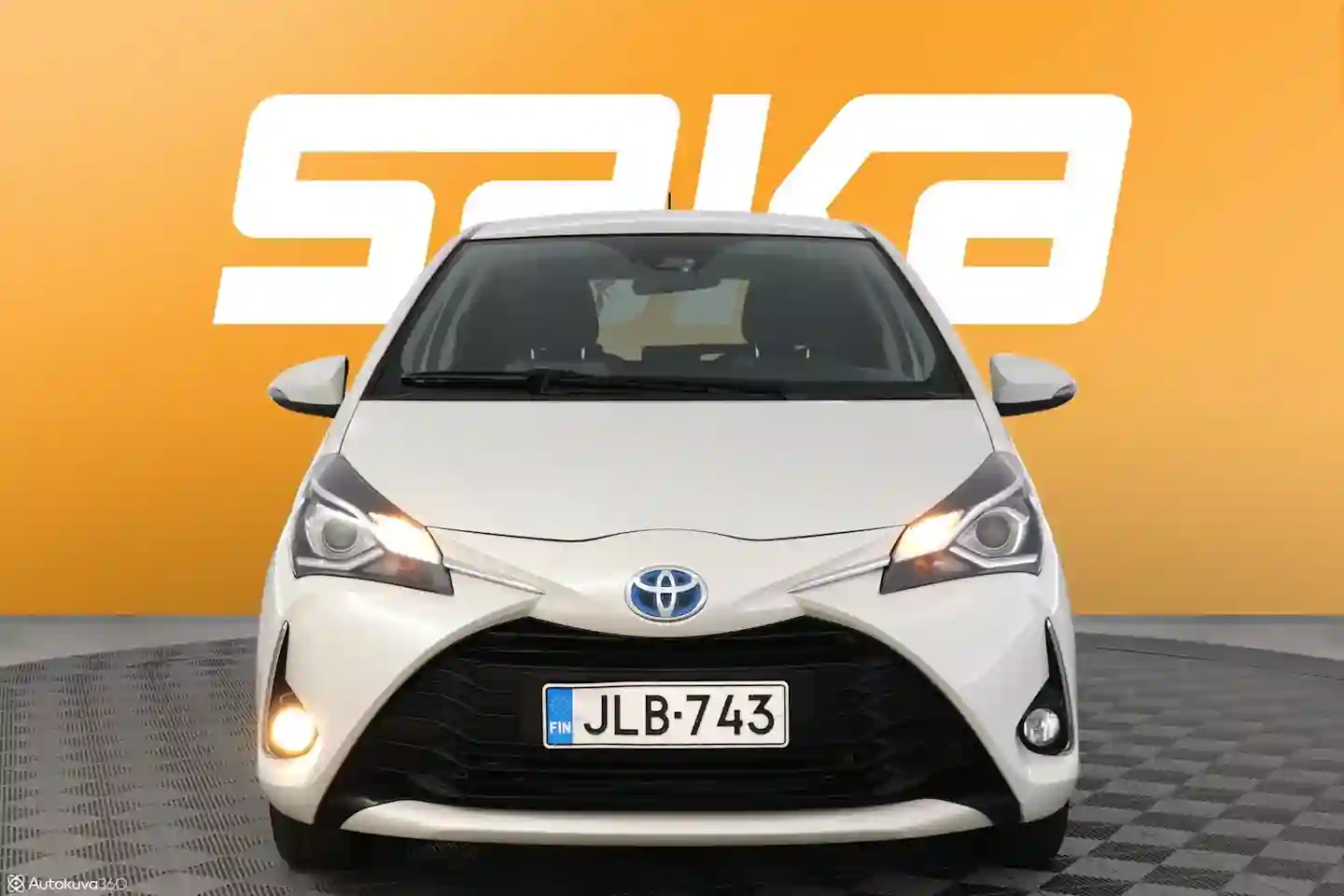 Car Image - kVxtlrVCa7sV8DR9rTwZ4