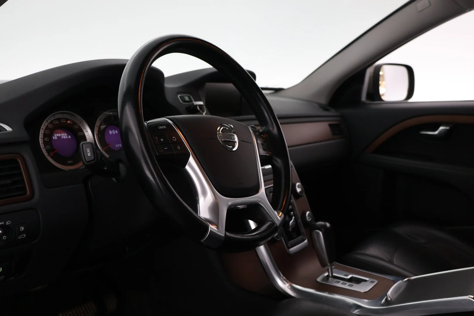 Car Image - 1C2qYJN3OgsqV814bgALjL