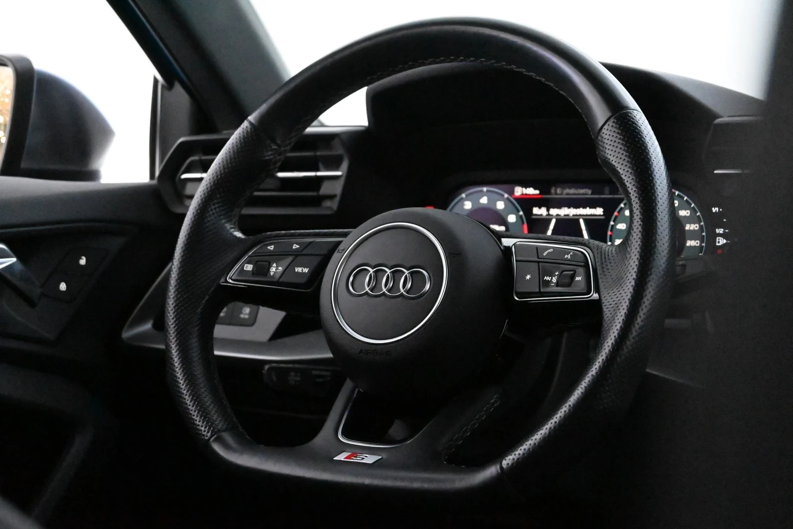 Car Image - 4O17tZu0dqLrTC6OpuGFrO
