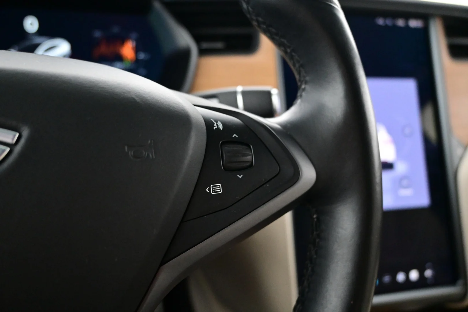 Car Image - 2UaRMcQOjZkhXBZilbaVgb