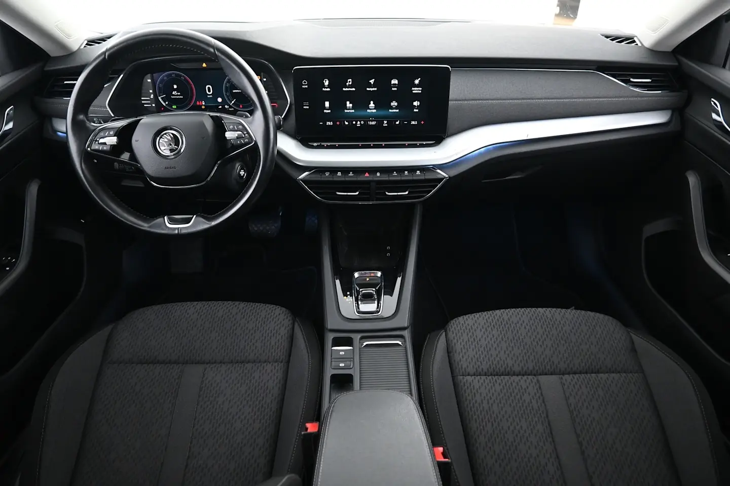 Car Image - 5b2CJeKYIk4LmXH8Wr7WYG