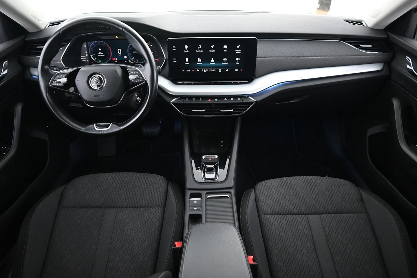 Car Image - 5b2CJeKYIk4LmXH8Wr7WYG