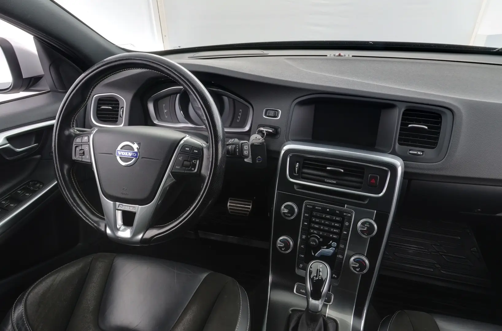 Car Image - 3Io3ctpiG6kPcK0kxYHIiC