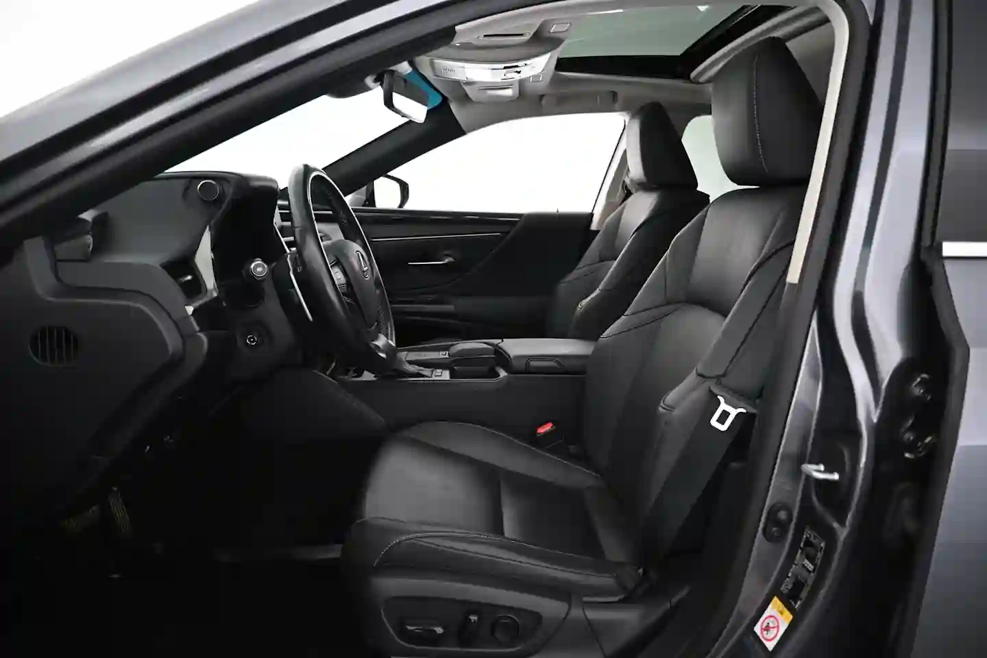Car Image - iDVTGOn2b5sG4IIegPqFf