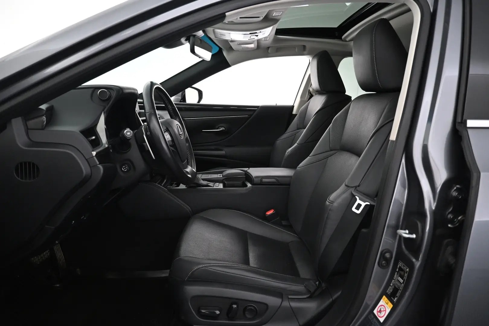 Car Image - iDVTGOn2b5sG4IIegPqFf