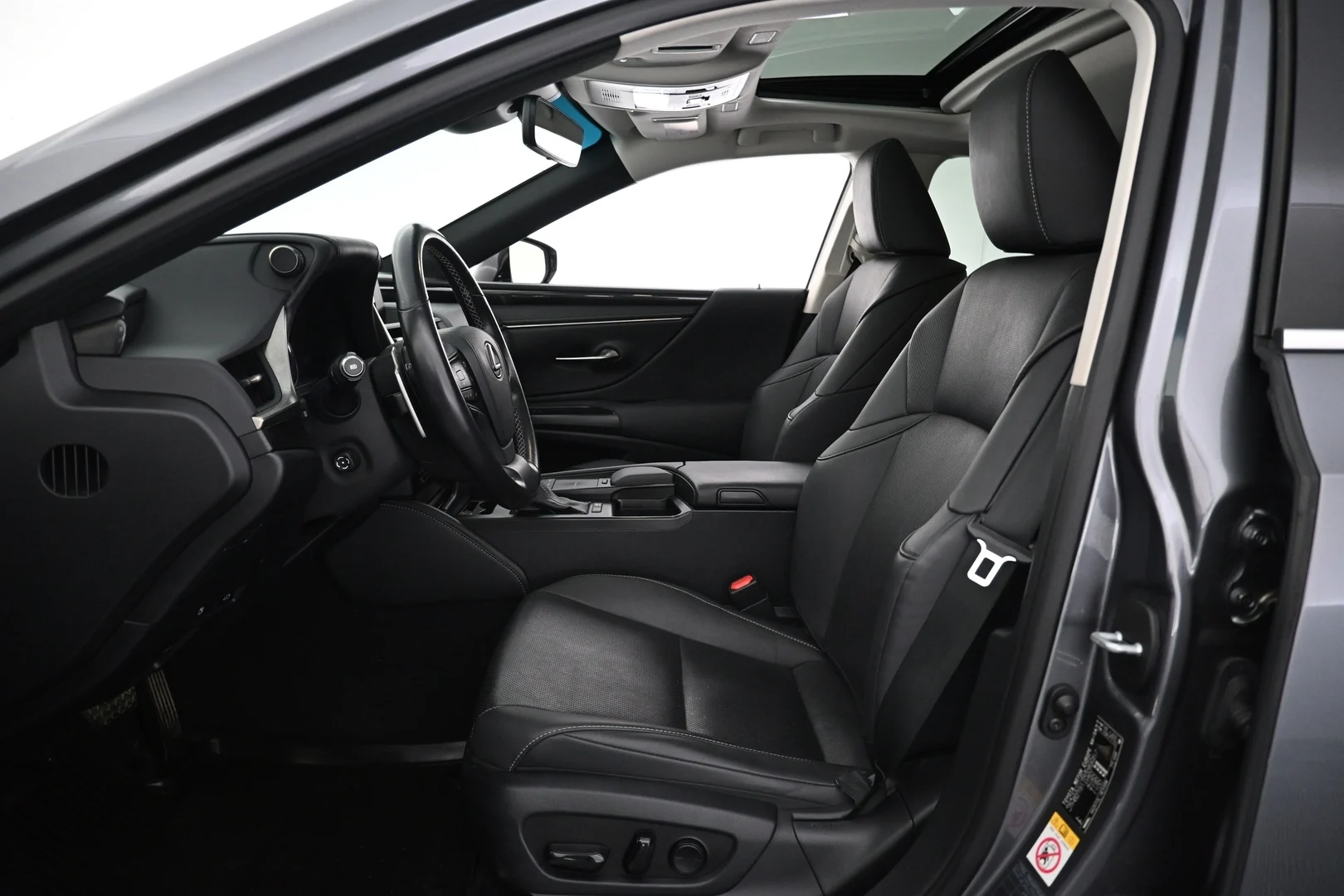 Car Image - iDVTGOn2b5sG4IIegPqFf