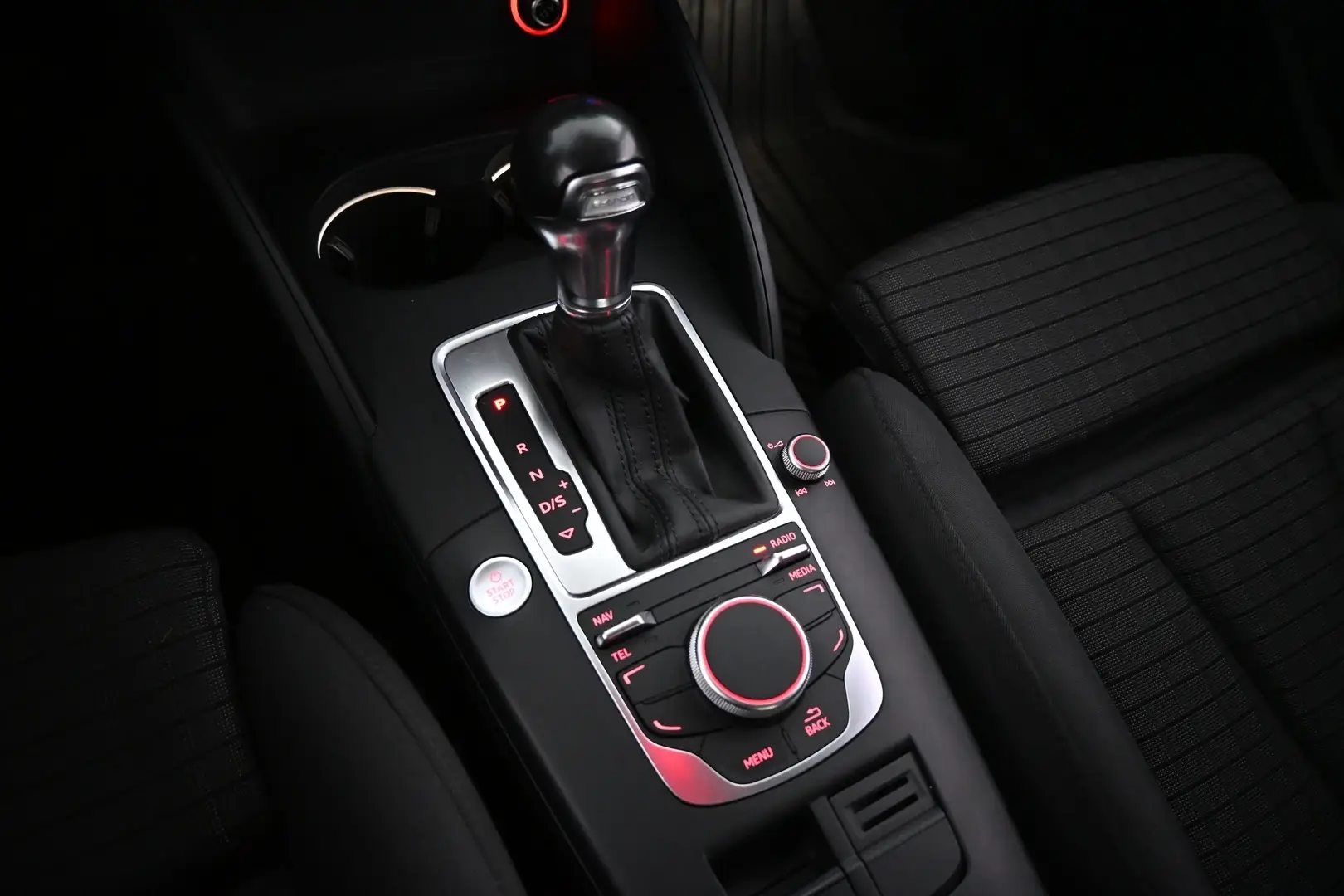 Car Image - 64L6SW3EqkNq2VerSv4jRm