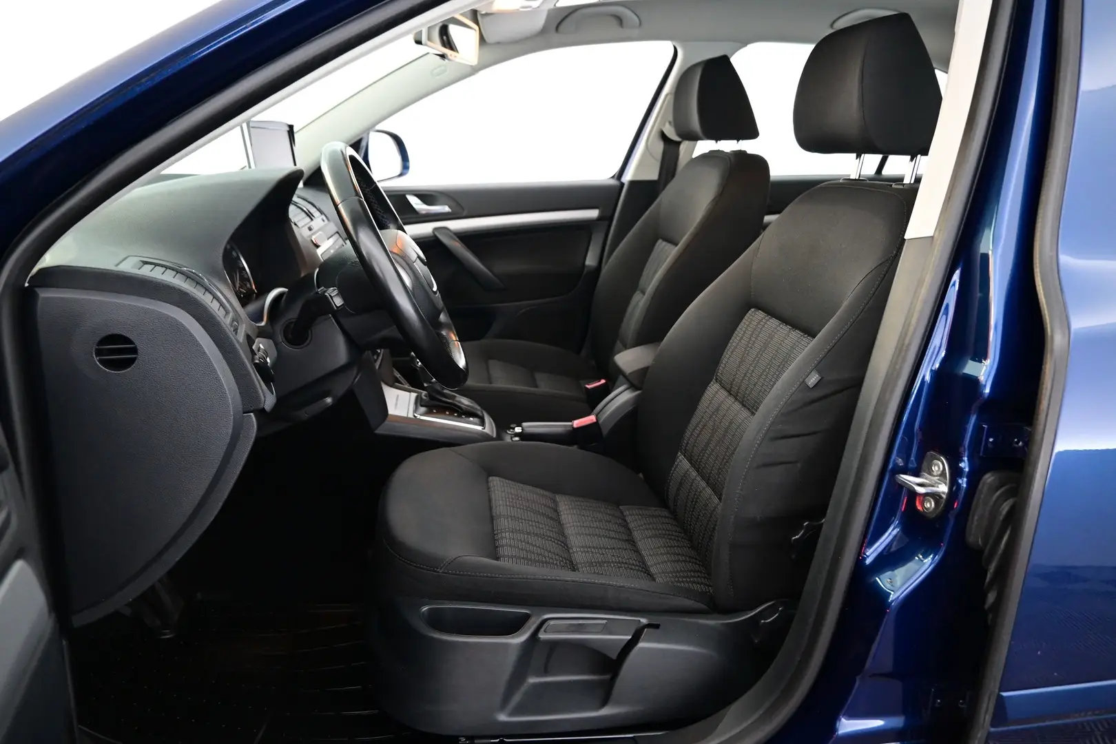 Car Image - 2HIiP0PICYJpc8GDyykLOT