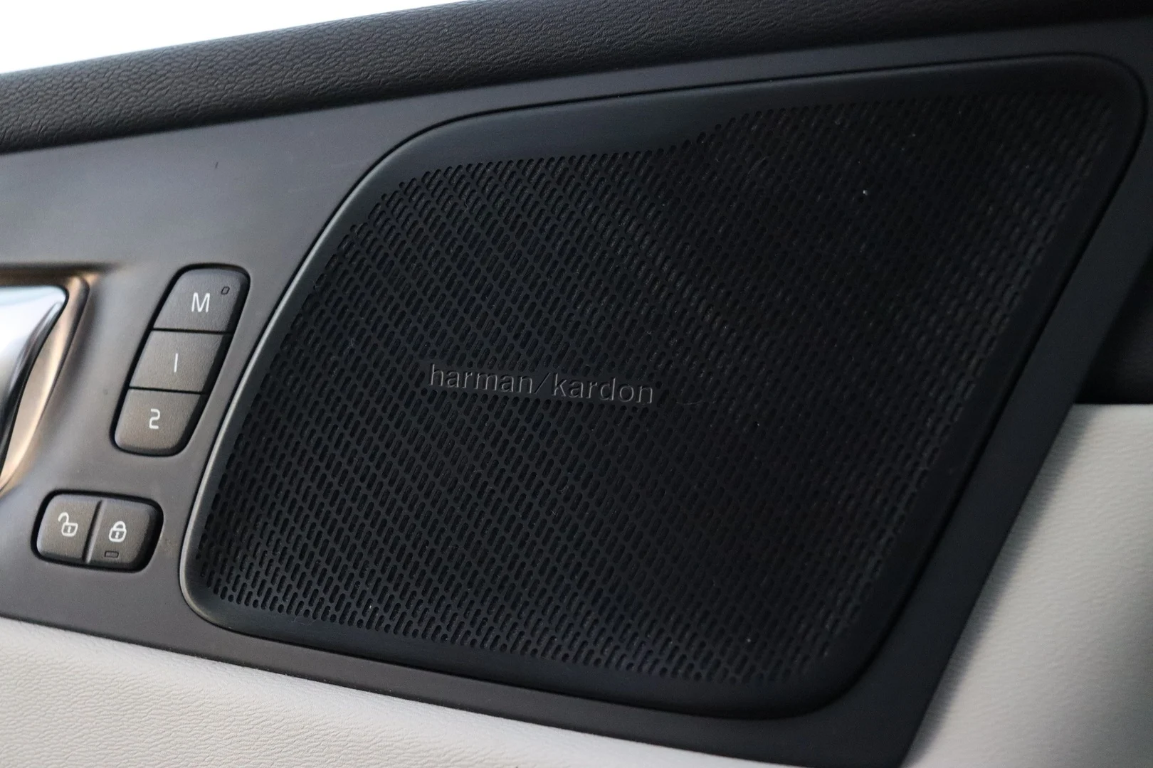 Car Image - 1Wp0aSNQmZnA2mANFwMPl7
