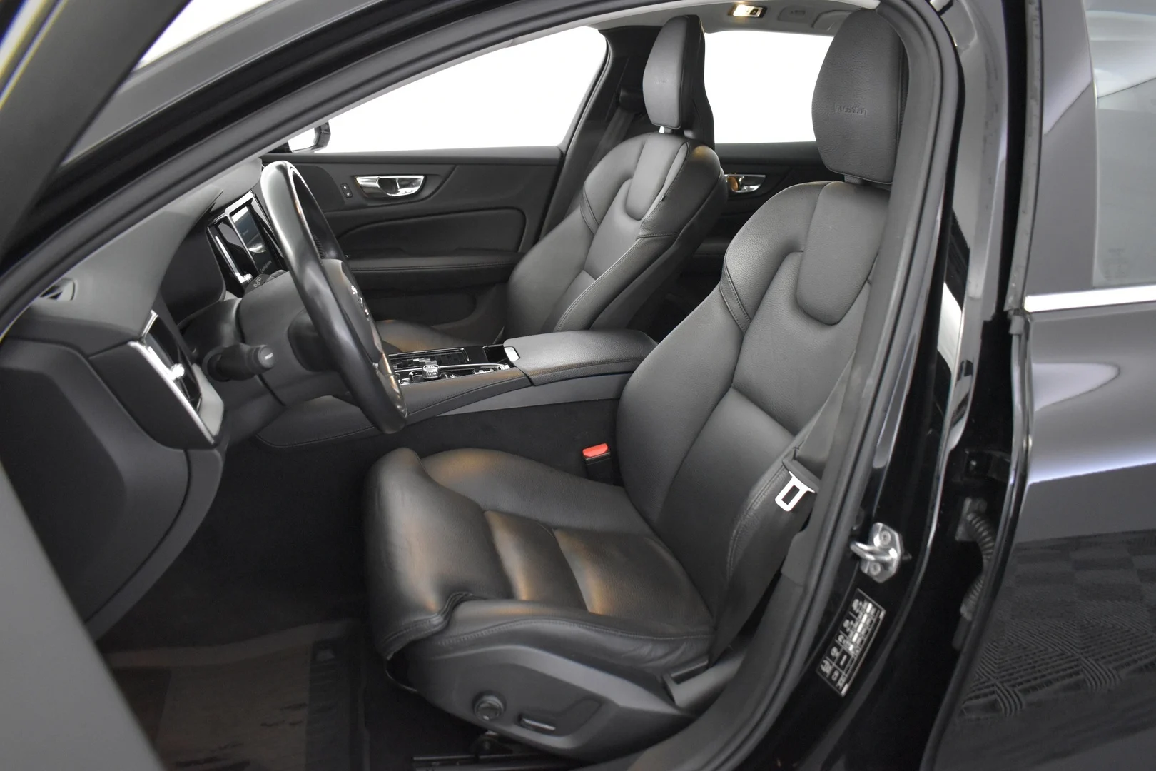 Car Image - 6JGLMe3lGI9E5AAqWEliLY