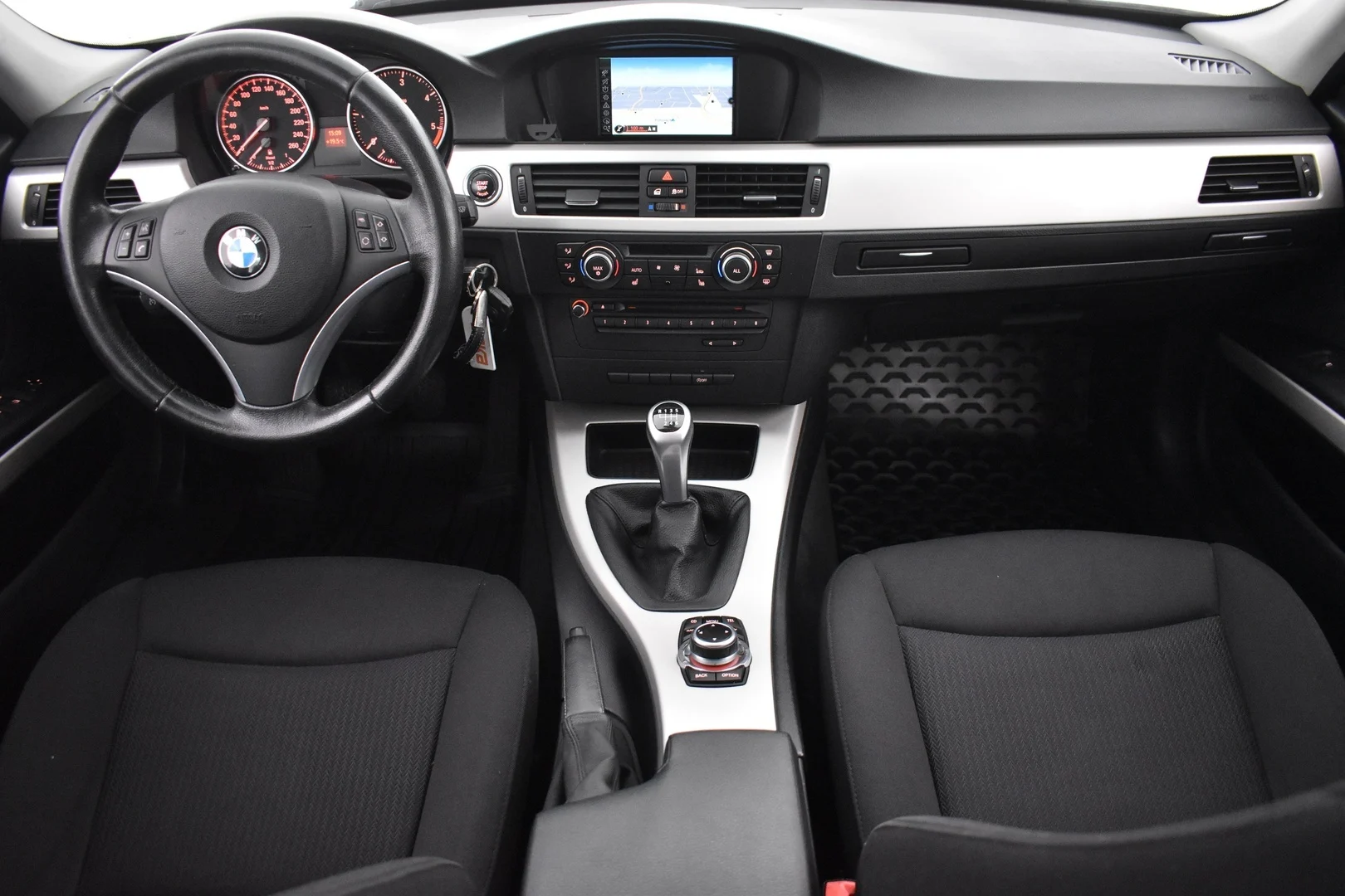 Car Image - wMKXk1NSInsy1zggXL9xr