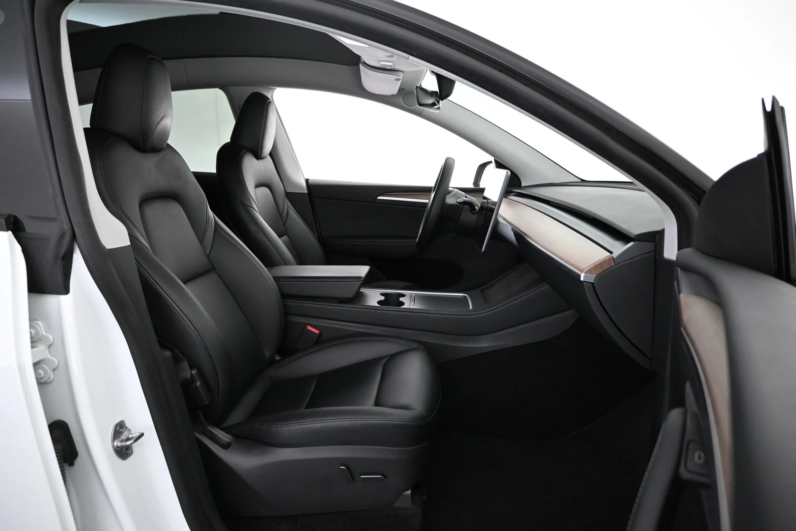 Car Image - 74xqPfubU3zlbIKWsb6iZy