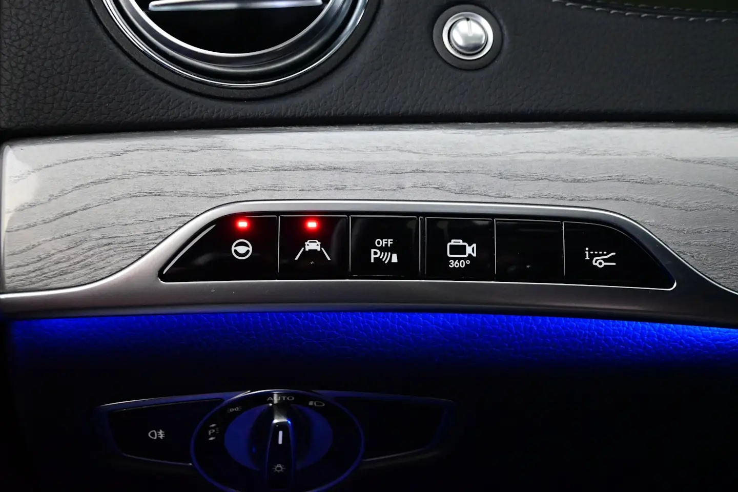 Car Image - 2D5pwRwp0TPwkIjVdKKqHT