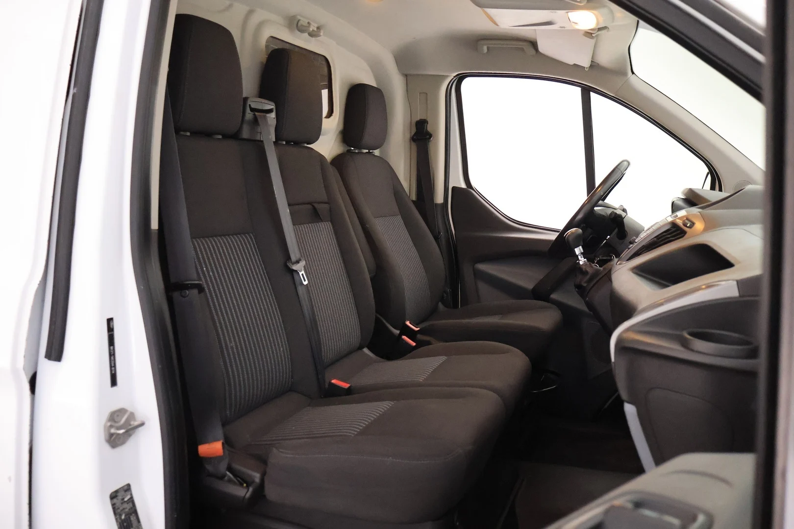 Car Image - 1xKDwPC761JjNirSzKkrpz