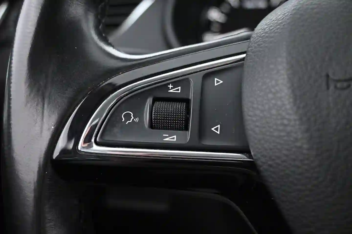 Car Image - 2hztf6uixWny2MhS2VhcAI