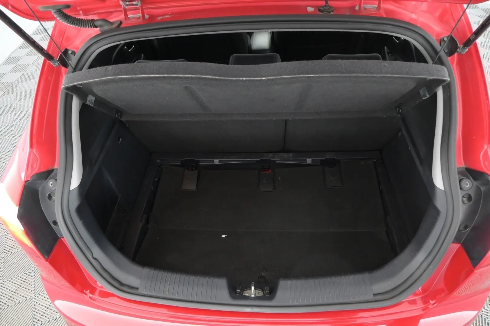 Car Image - 35g0GMF6aOTTnB8GZJlOus