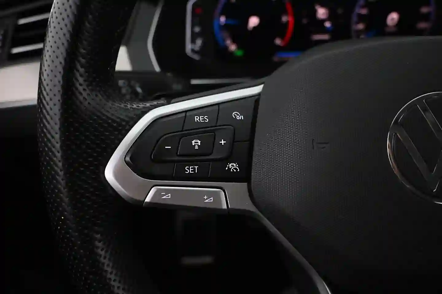 Car Image - 6z2dmXcwJ9YeGgDZWDyoEM
