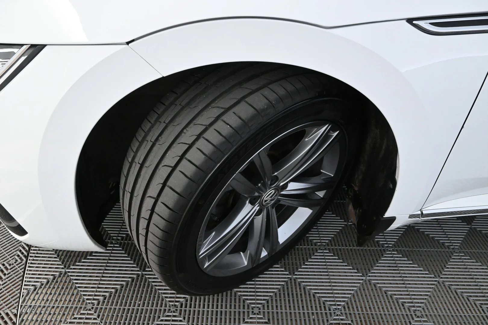 Car Image - 34NBVhC3VRQFWEehVGnle4